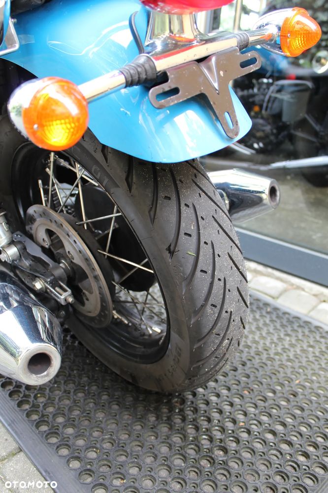 Triumph Bonneville - 8