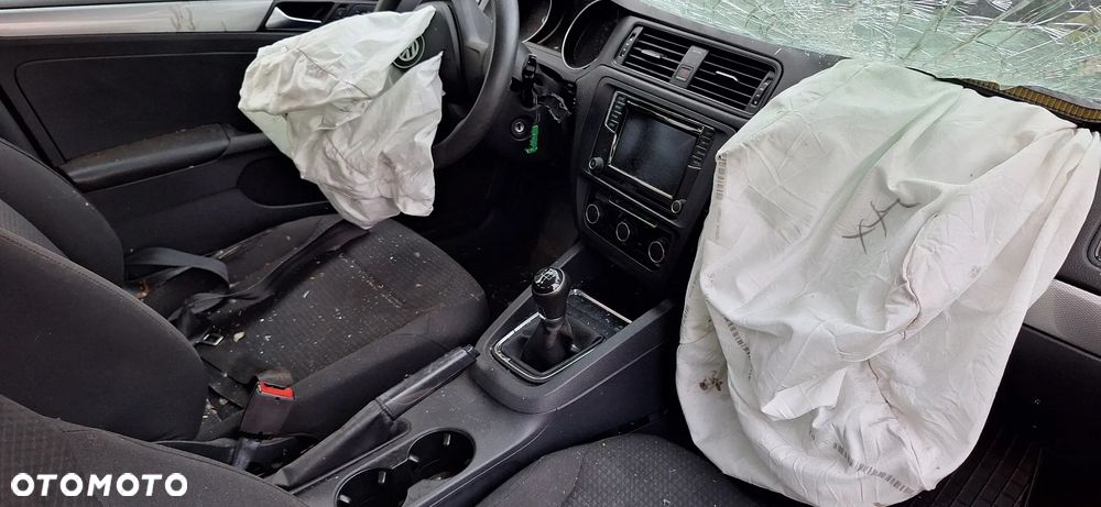 Volkswagen Jetta 2.0 TDI DPF BMT Trendline - 14