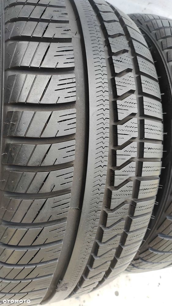 Opony Całoroczne 215/45/17 Vredestein 2szt 7,5mm