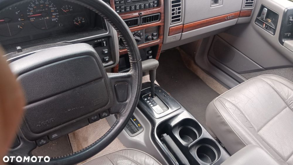 Jeep Grand Cherokee 4.0 Limited - 9