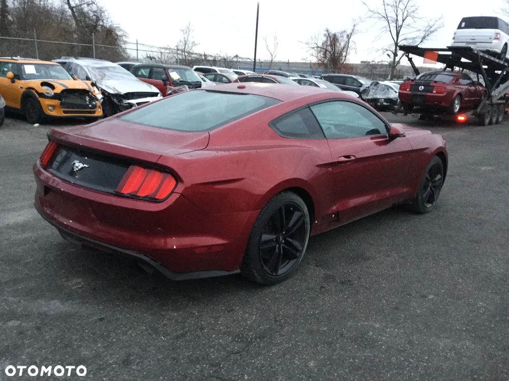 Ford Mustang - 16