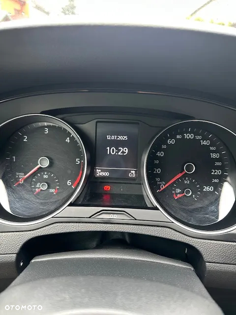 Volkswagen Passat - 9