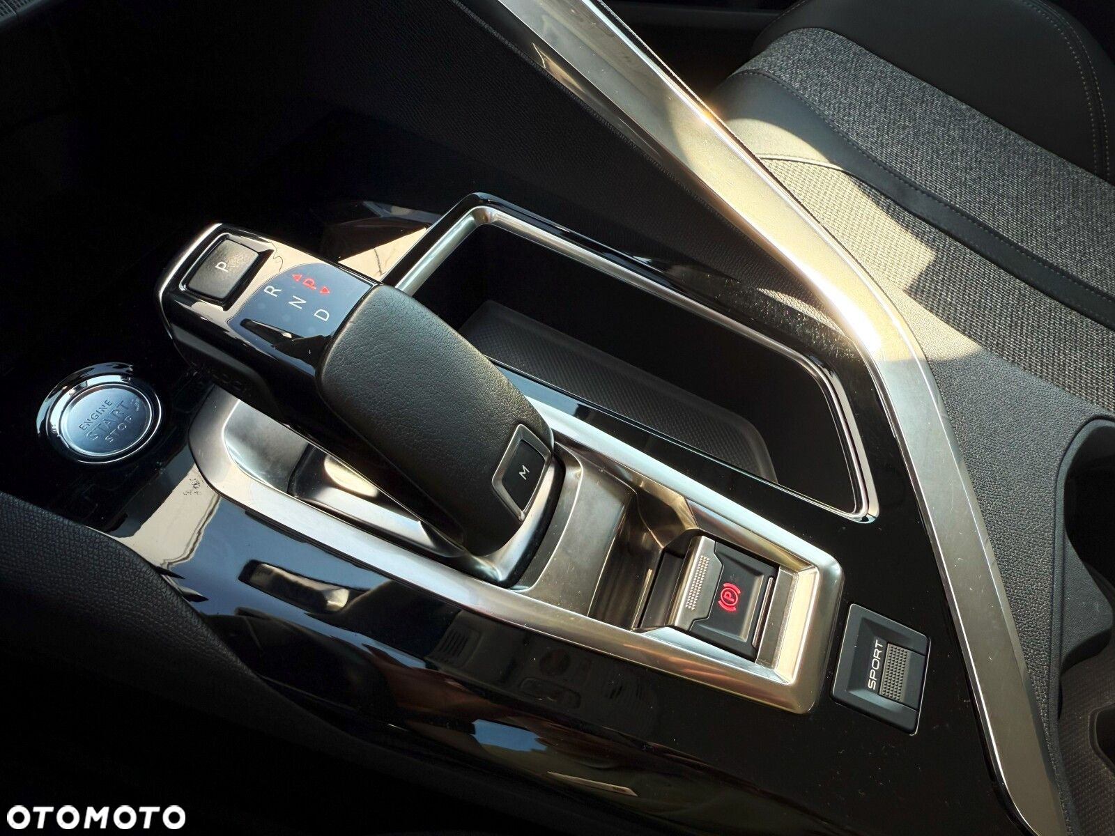 Peugeot 3008 1.2 PureTech GPF Allure S&S EAT8 - 25