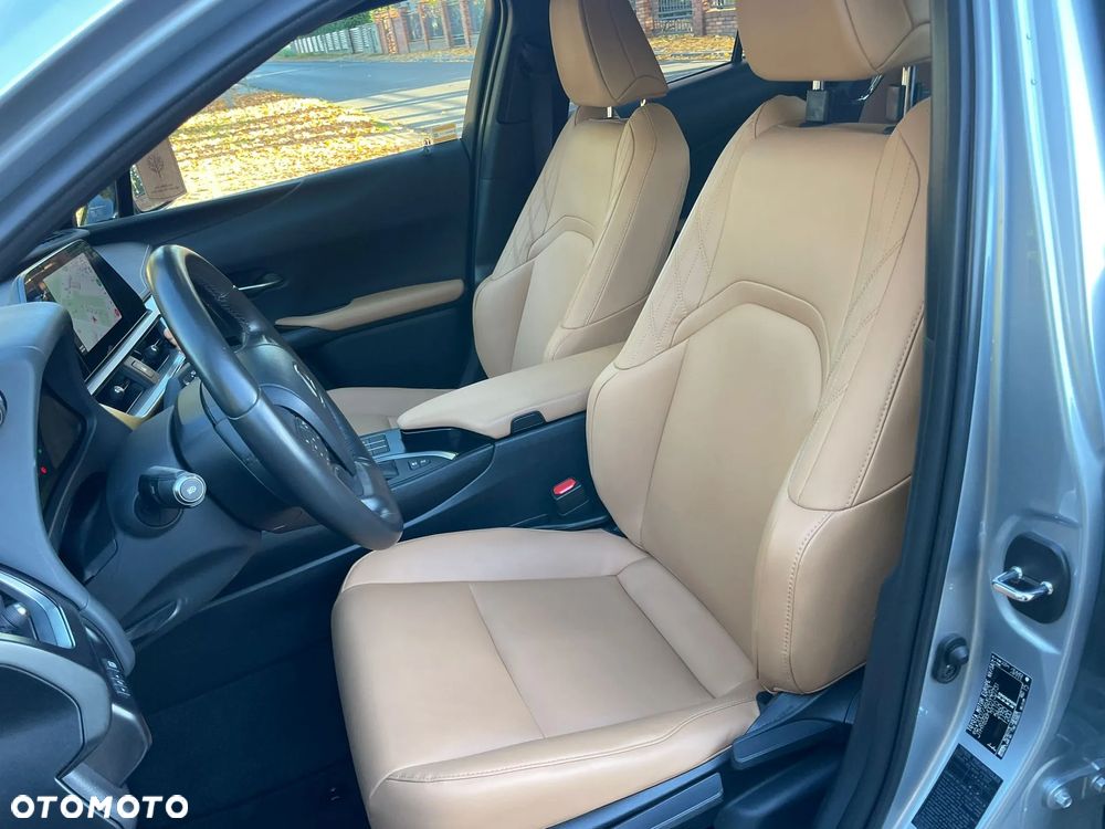 Lexus UX - 14