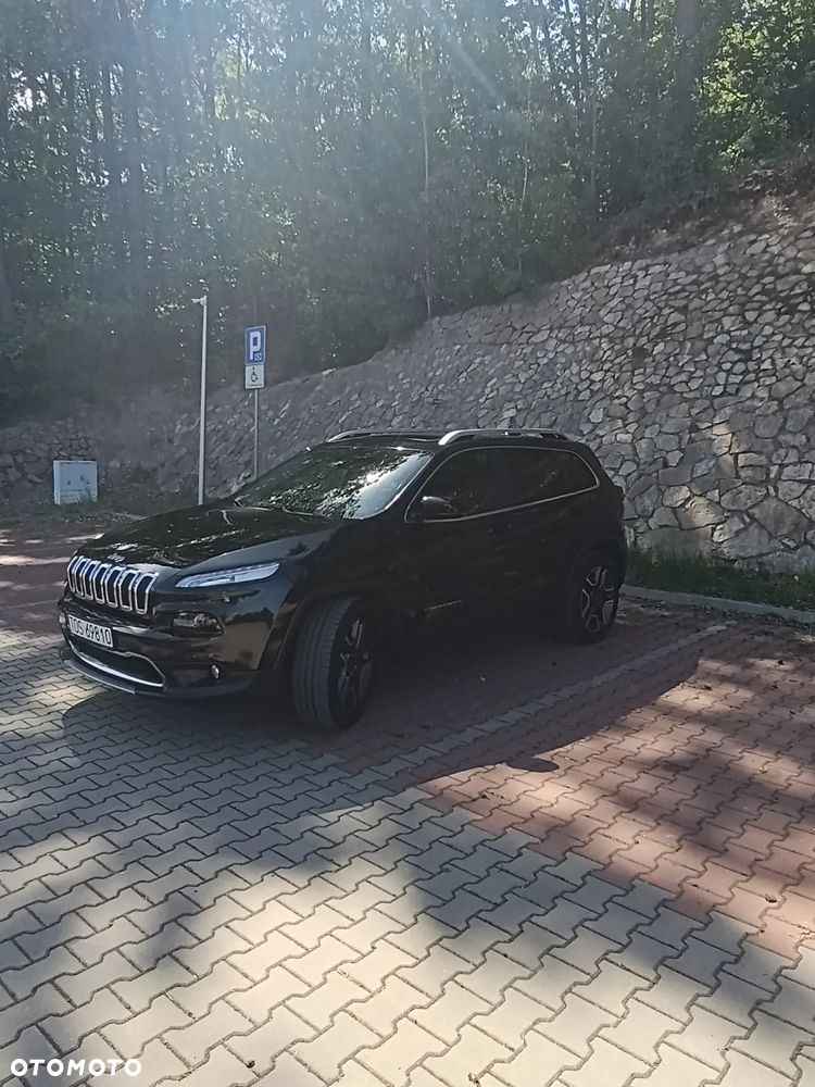 Jeep Cherokee - 4
