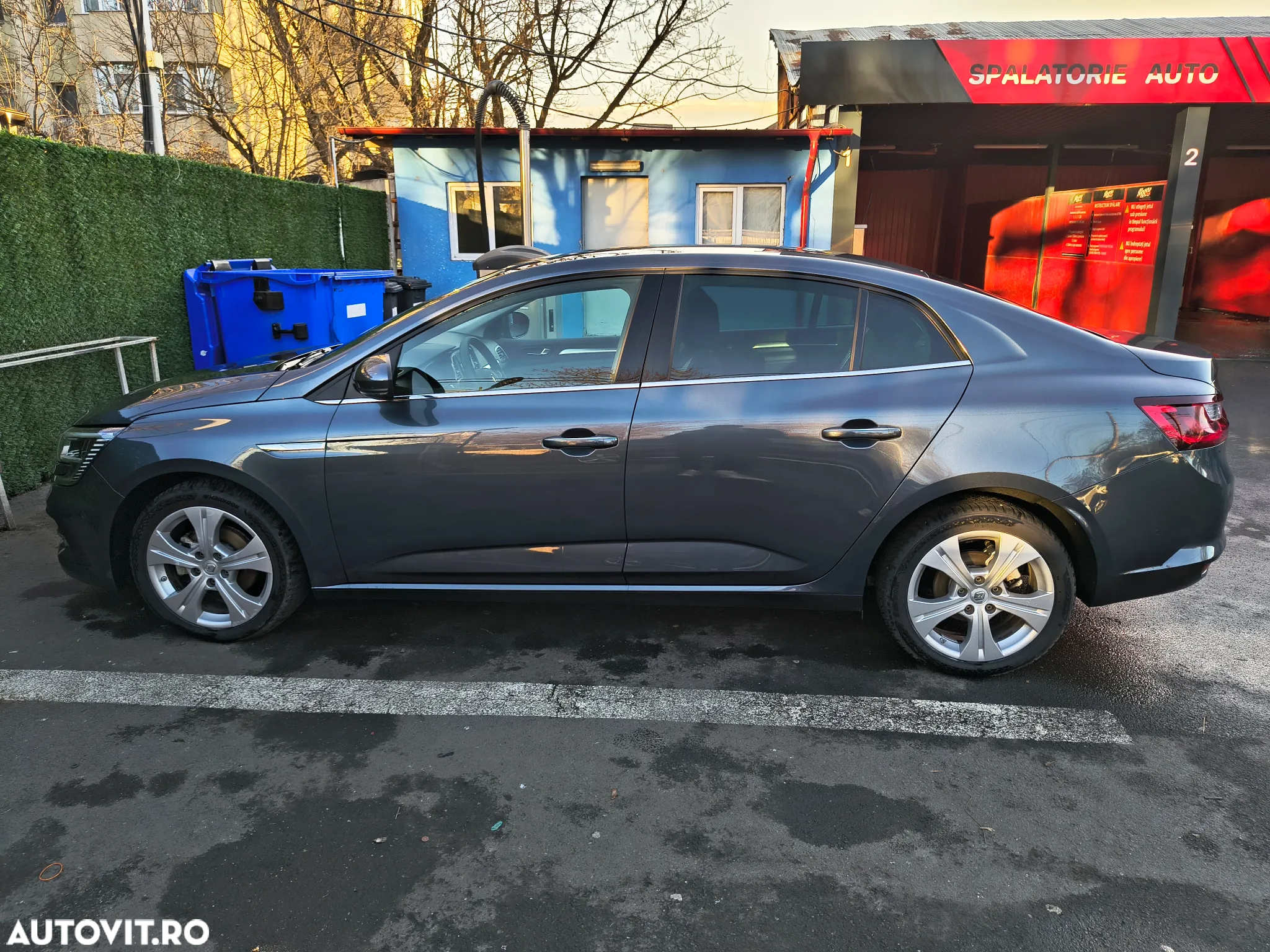 Renault Megane TCe 140 GPF Techno - 3