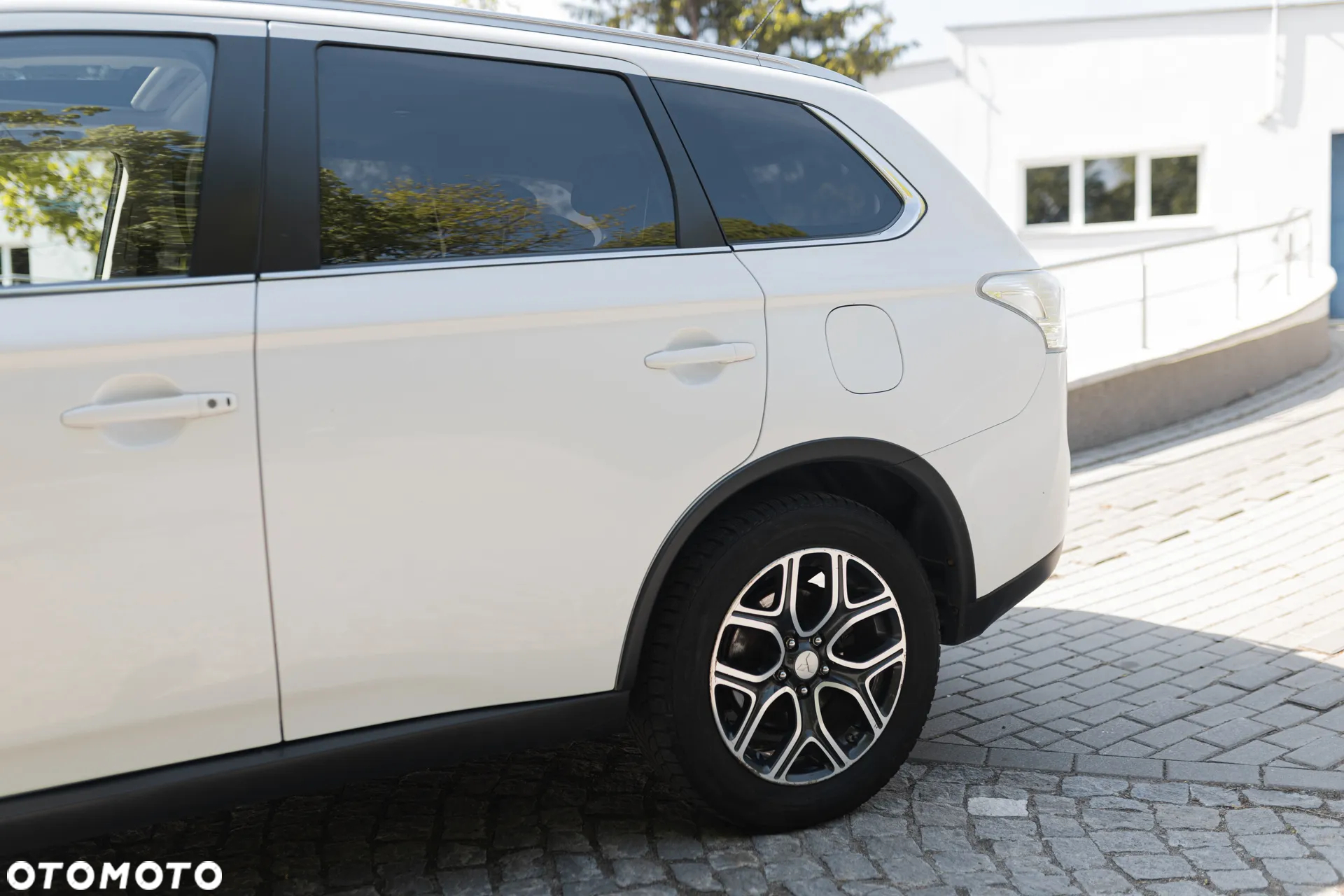 Mitsubishi Outlander - 4