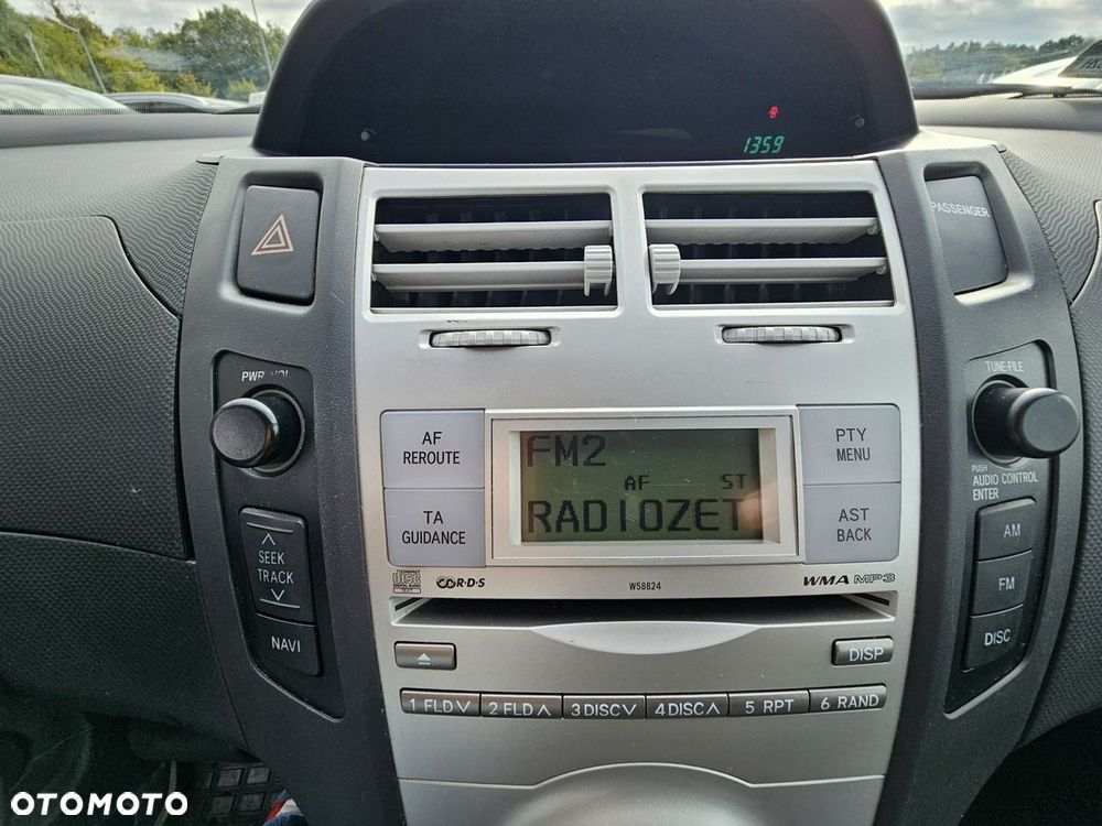 Toyota Yaris 1.3 VVT-i Luna - 27