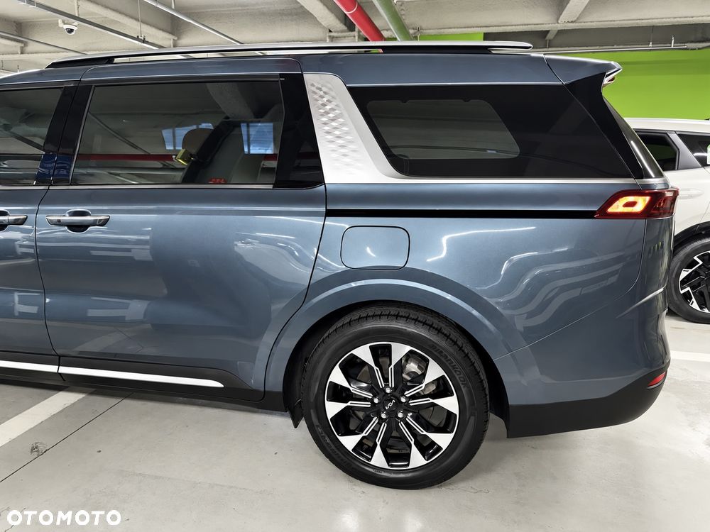 Kia Carnival - 8