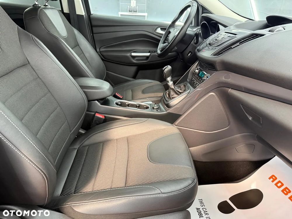 Ford Kuga 1.5 EcoBoost 2x4 Titanium - 29