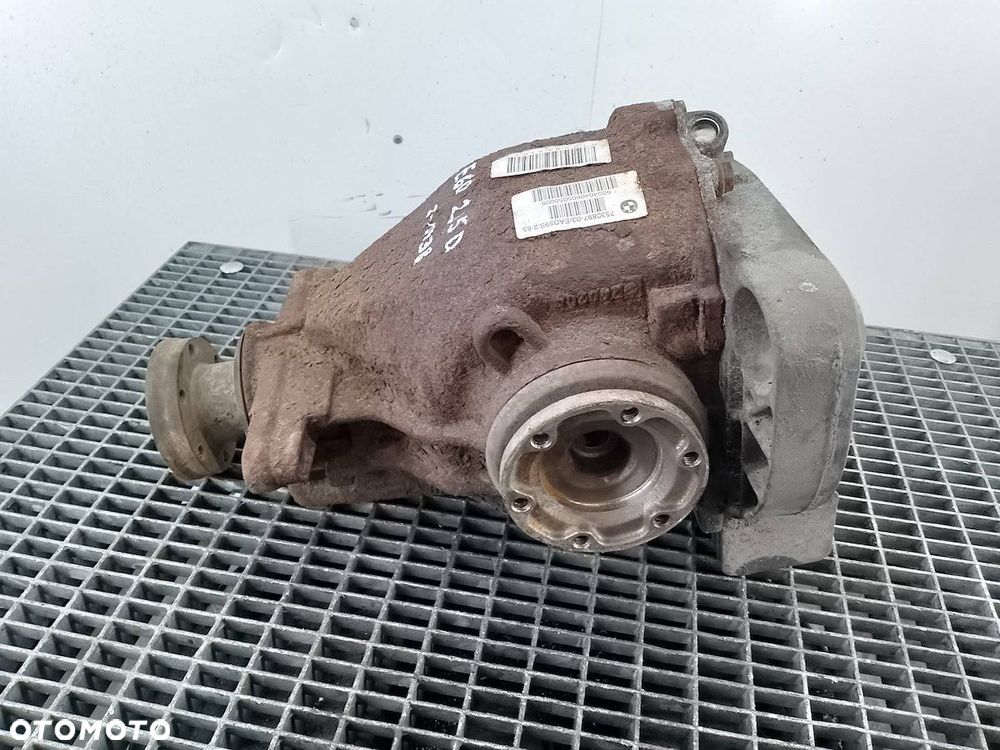 DYFERENCJAŁ TYŁ BMW SERIA 5 E60 7530897 2.5 D 525d - 4