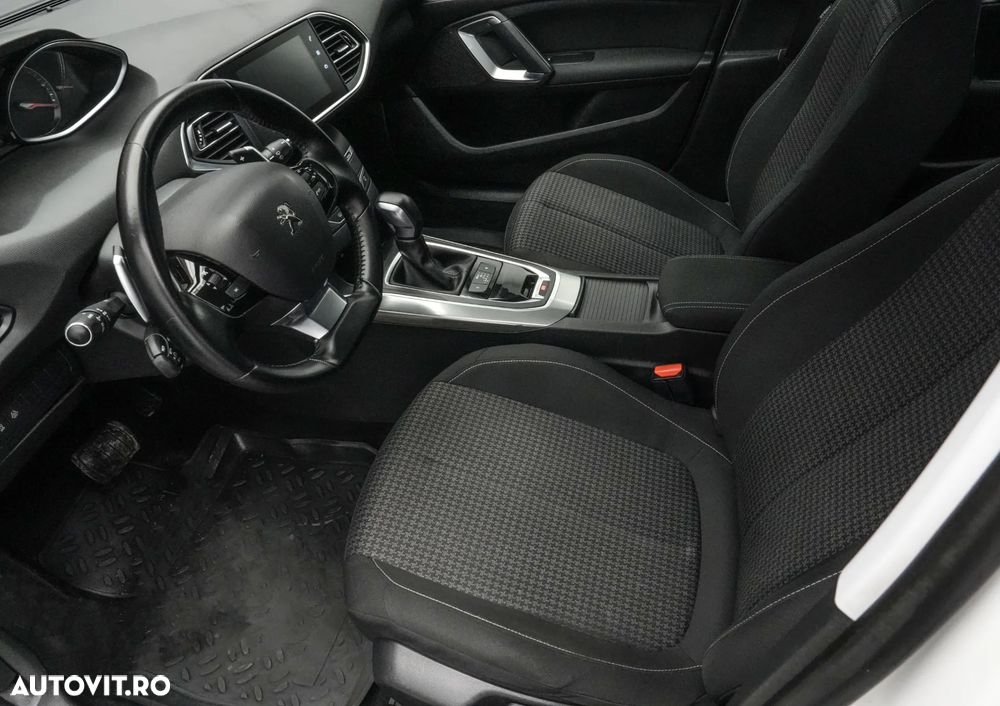 Peugeot 308 1.5L BlueHDI 130 S&S EAT8 Allure - 11