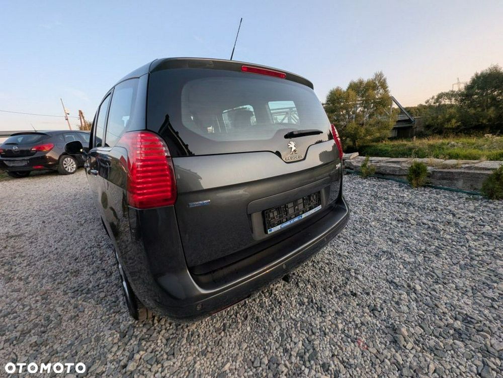 Peugeot 5008 - 8