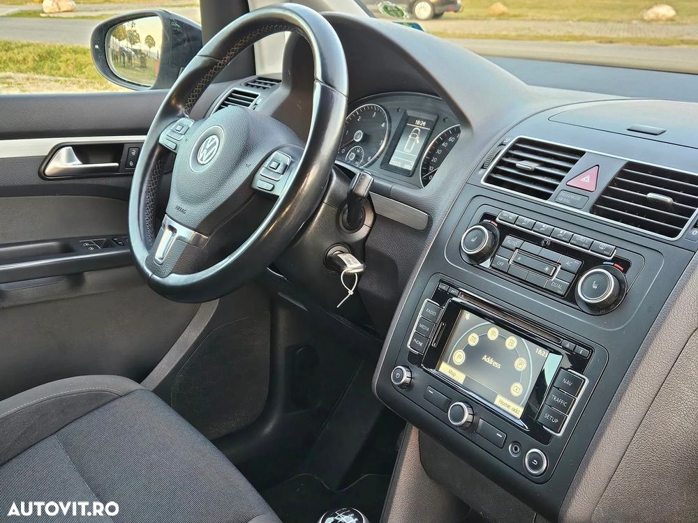 Volkswagen Touran 1.6 TDI DPF BlueMotion Technology STYLE - 15