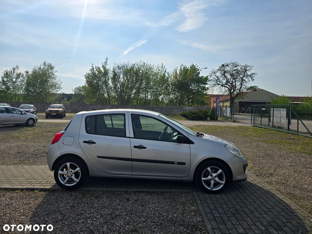 Renault Clio 1.4 16V Expression - 5