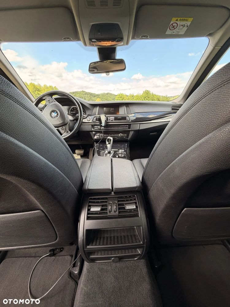 BMW Seria 5 520d xDrive - 18