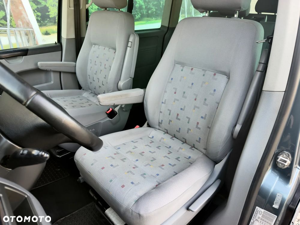Volkswagen Caravelle - 32