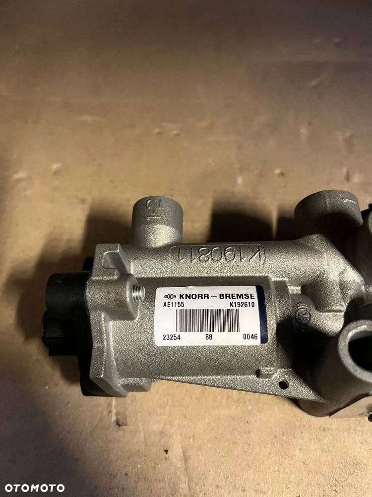 Zawór podnoszenia osi KNORR BRESME AE1155 / K192610 - 2