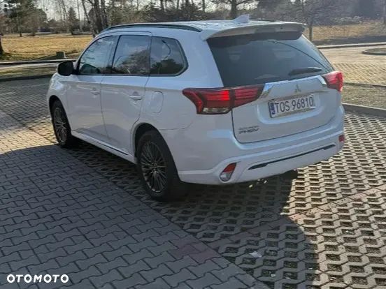 Mitsubishi Outlander 2.4 4WD - 6
