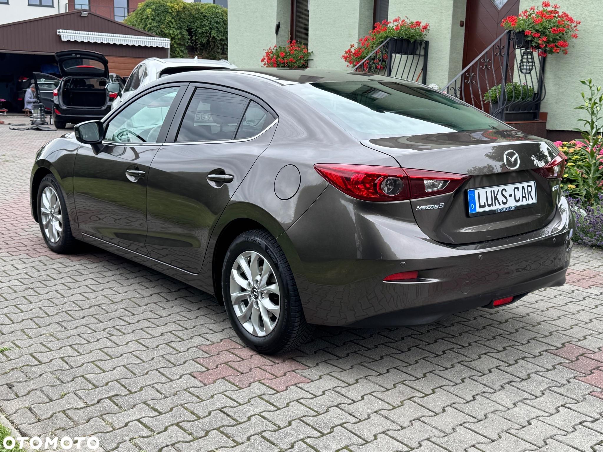 Mazda 3 SKYACTIV-G 120 Signature+ - 4