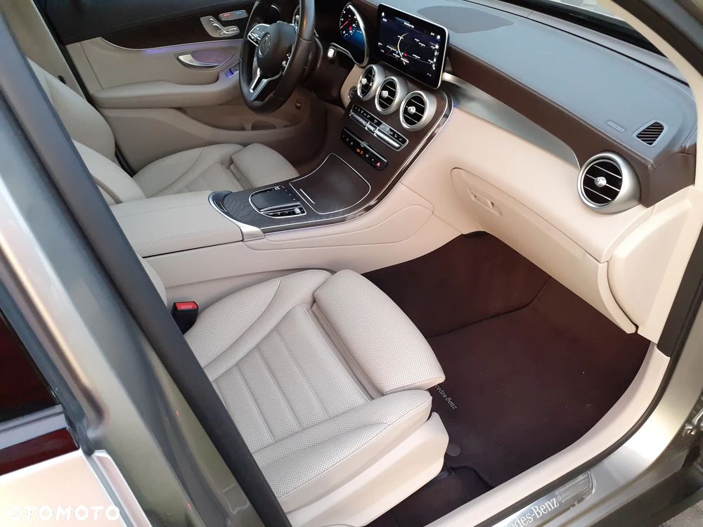Mercedes-Benz GLC 200 4Matic 9G-TRONIC AMG Line - 26