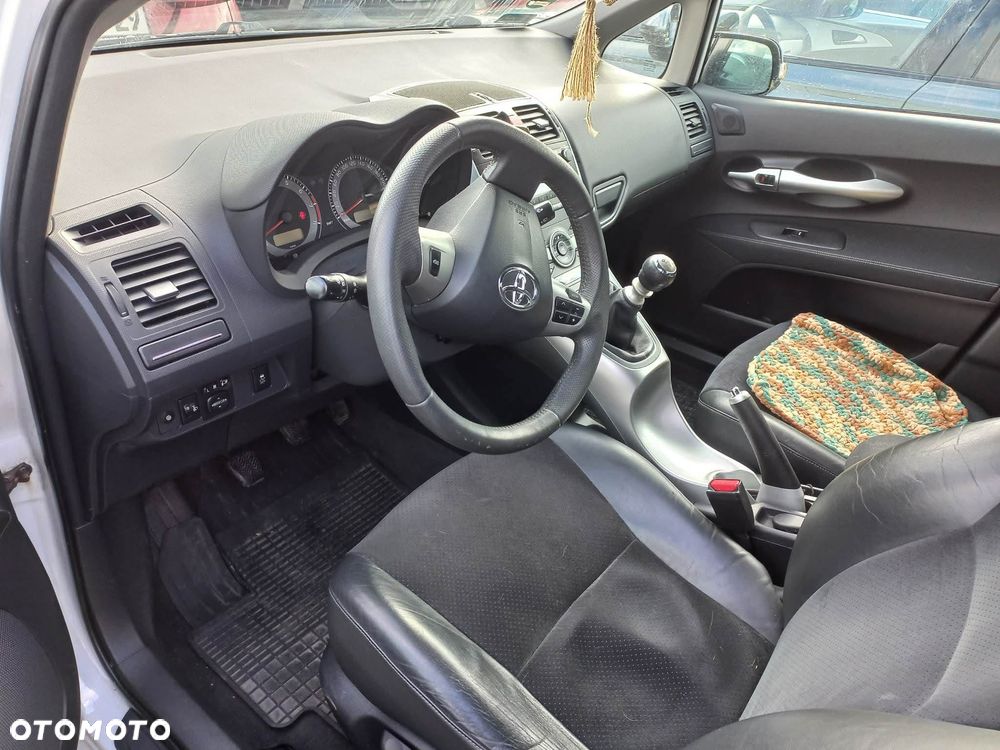 Toyota Auris 1.6 Dynamic - 7