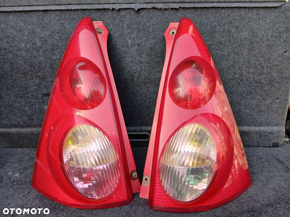Peugeot 107 lampa tylna lewa, prawa - 1