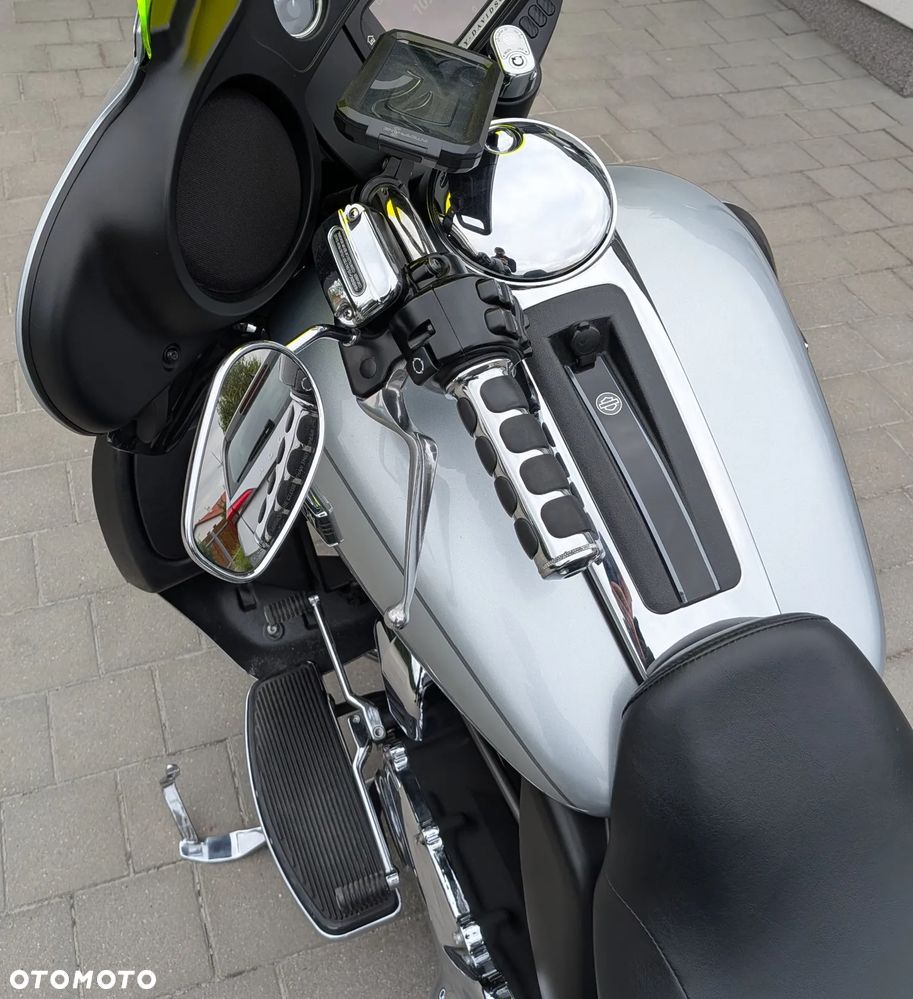 Harley-Davidson FLHTCU Ultra - 10