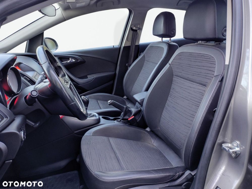 Opel Astra 1.4 T Business EU6 - 11