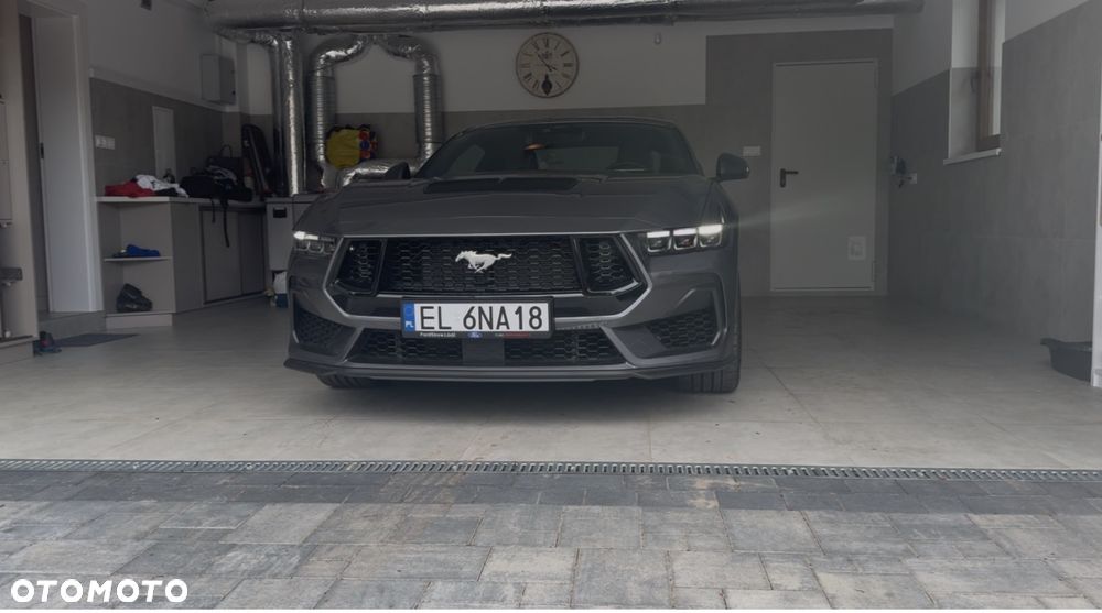 Ford Mustang - 1