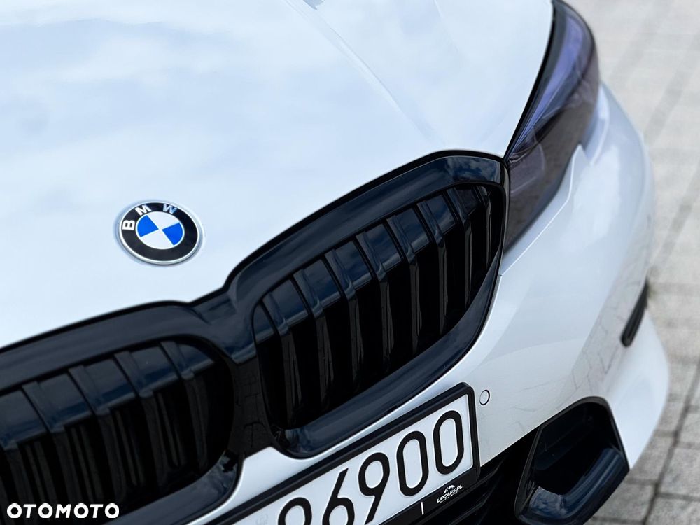 BMW Seria 3 330i Sport Line sport - 24