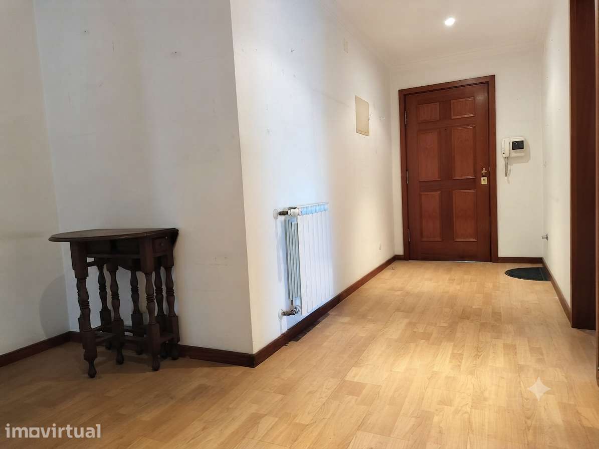 Apartamento T3+1| Varanda | Terraço |Vista de Montanha |Garagem |216m2 - Grande imagem: 5/19