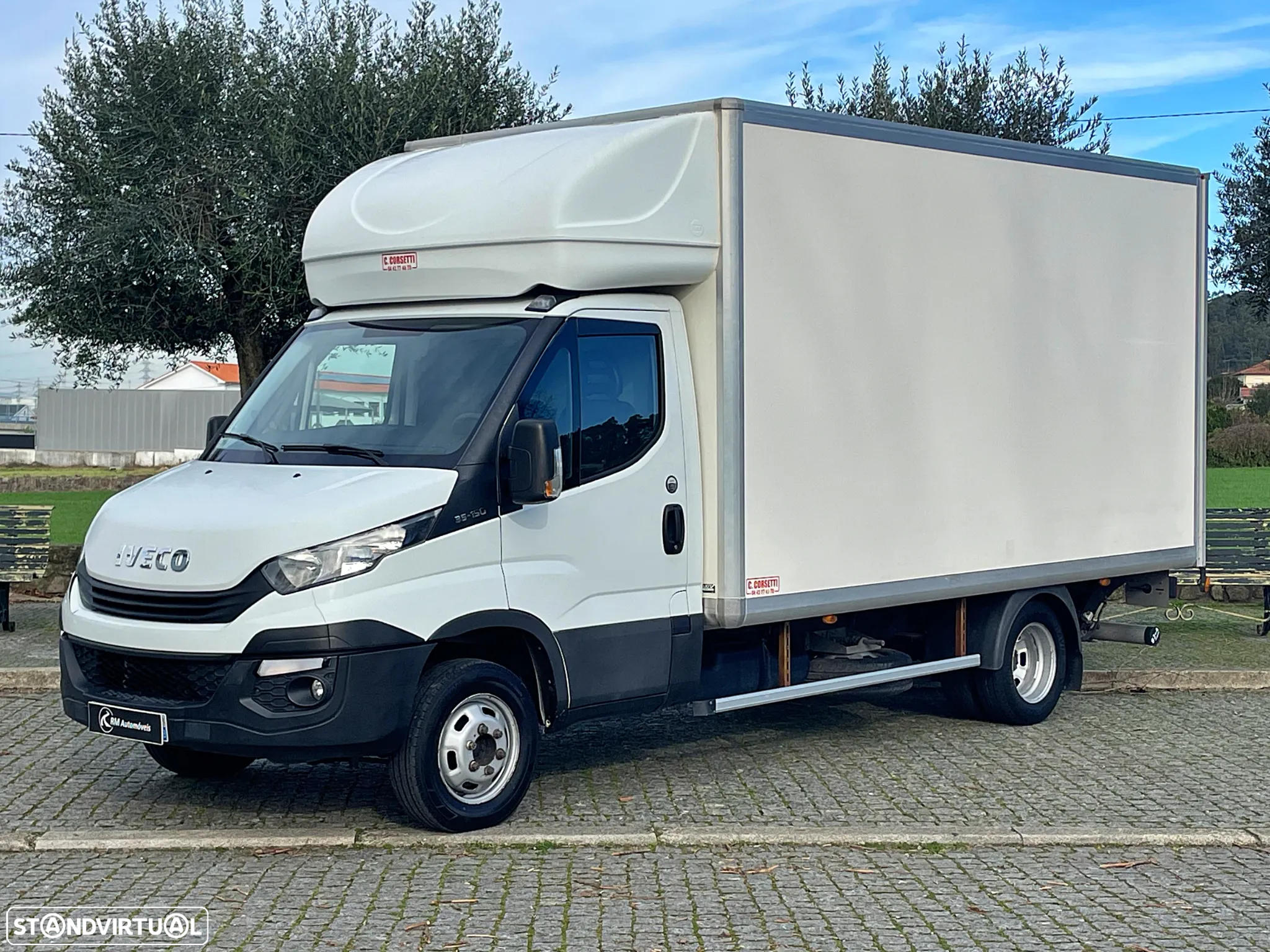 Iveco Daily 3.0D Contentor + Plataforma Elevatória - 10