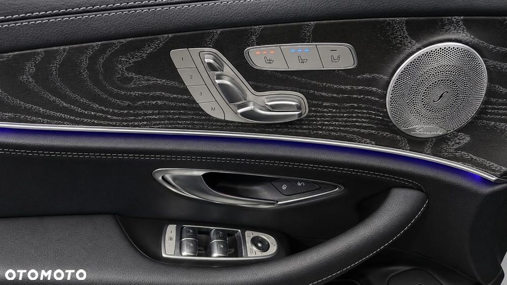 Mercedes-Benz Klasa E 300 9G-TRONIC AMG Line - 13