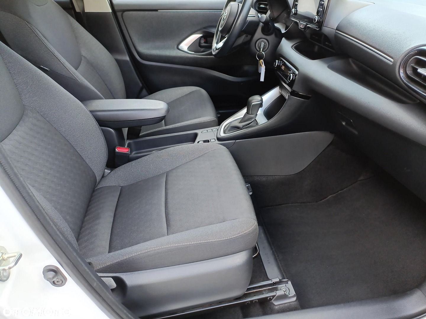 Toyota Yaris Hybrid 1.5 Comfort - 17