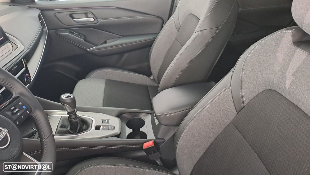 Nissan Qashqai 1.3 DIG-T N-Connecta LED - 22