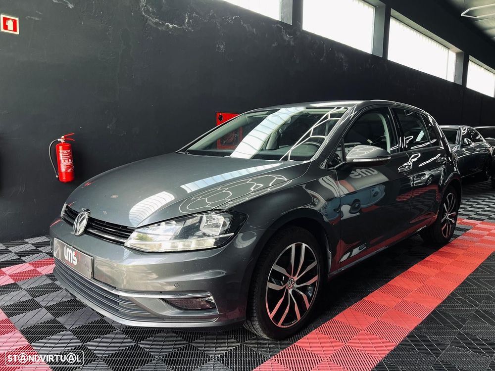 VW Golf 1.6 TDI Confortline - 4