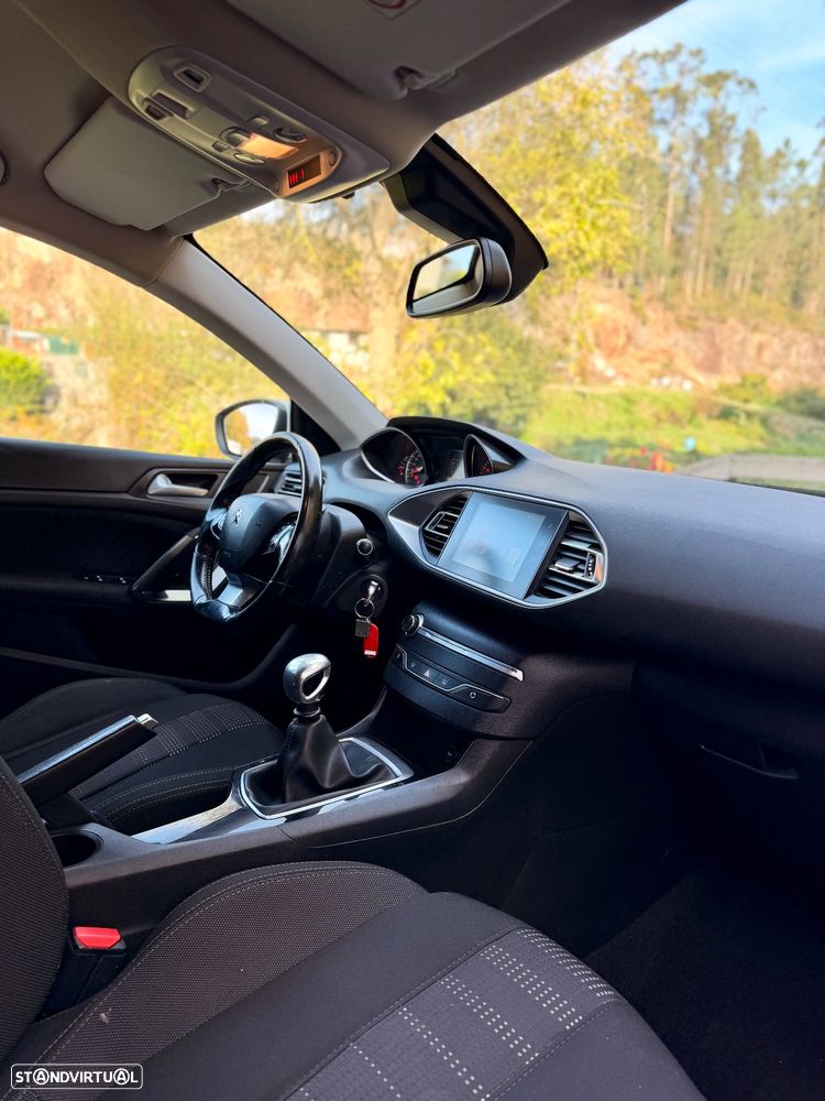 Peugeot 308 SW - 7