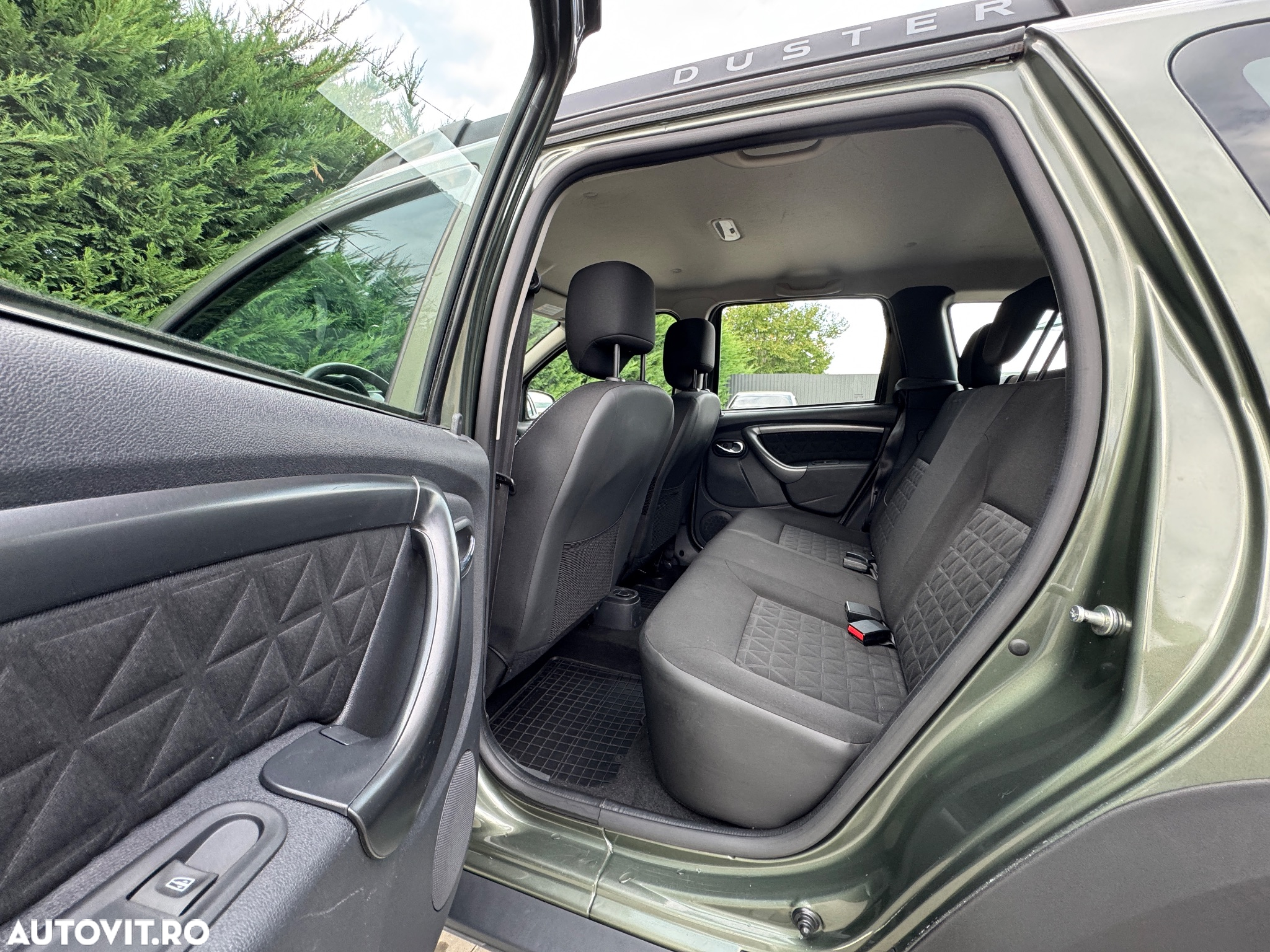 Dacia Duster 1.5 dCi 4x4 Laureate - 14