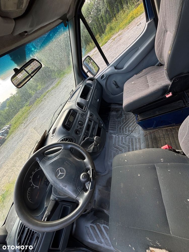 Mercedes-Benz Sprinter - 12