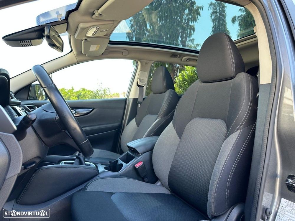 Nissan Qashqai 1.5 dCi N-Connecta J18+Led - 9