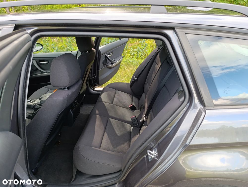 BMW Seria 3 318i - 16