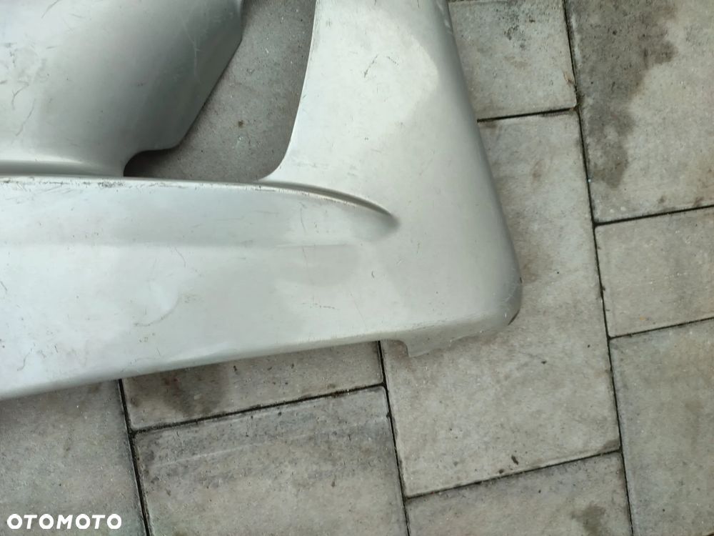 Owiewka, osłona prawa, bok, boczek prawy, pług Honda CBR 900RR - 4