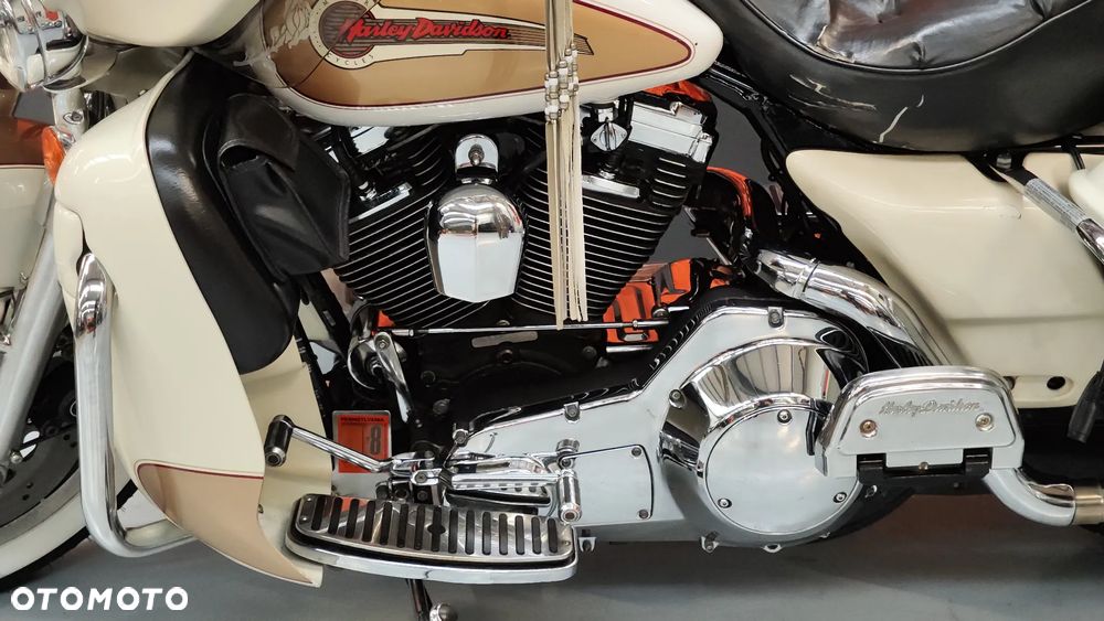 Harley-Davidson FLH Electra Glide - 24