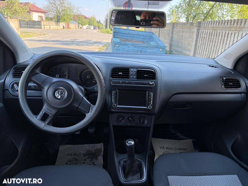 Volkswagen Polo 1.2 Attractive - 5