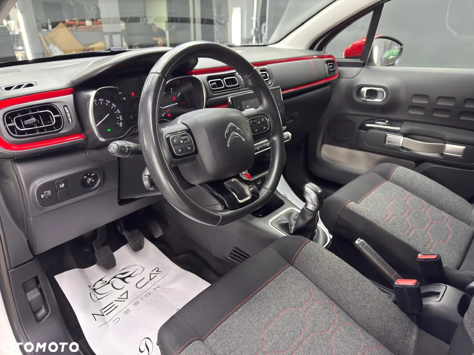 Citroën C3 1.2 PureTech Shine - 20