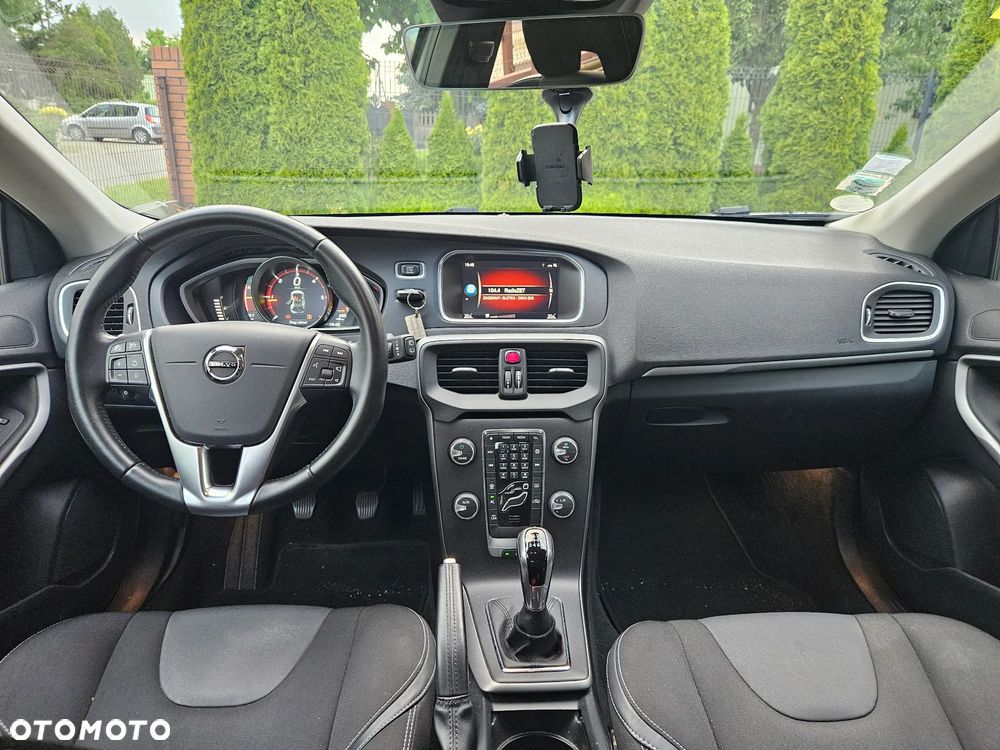 Volvo V40 D2 Momentum - 17
