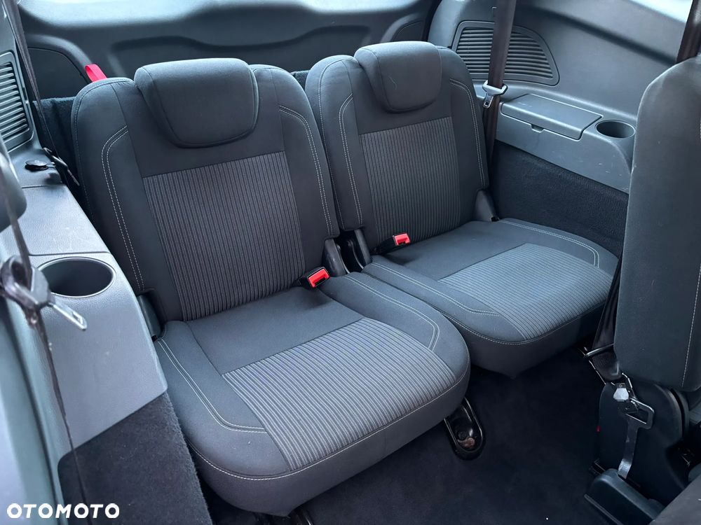 Ford Grand C-MAX 1.6 TDCi Start-Stop-System Champions Edition - 21