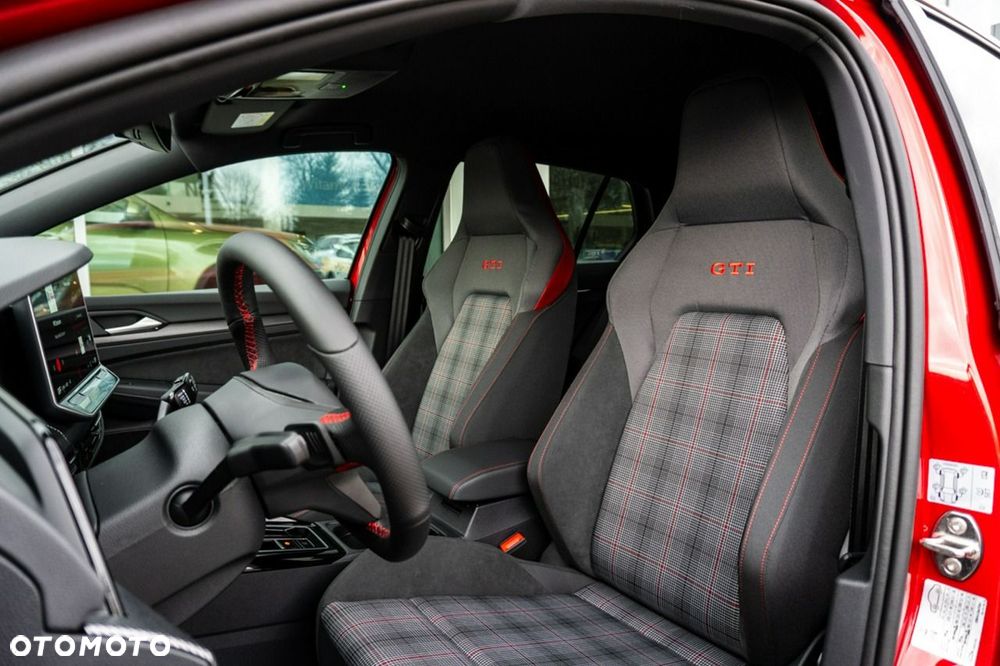 Volkswagen Golf - 16