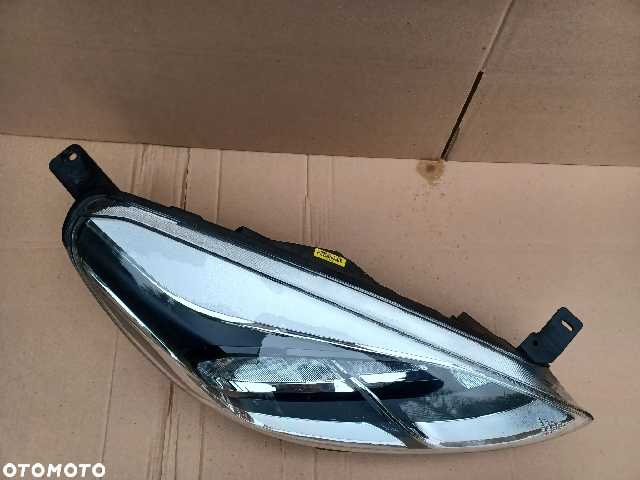 Lampa przednia prawa Ford Fiesta MK8 oryg H1BB - 2